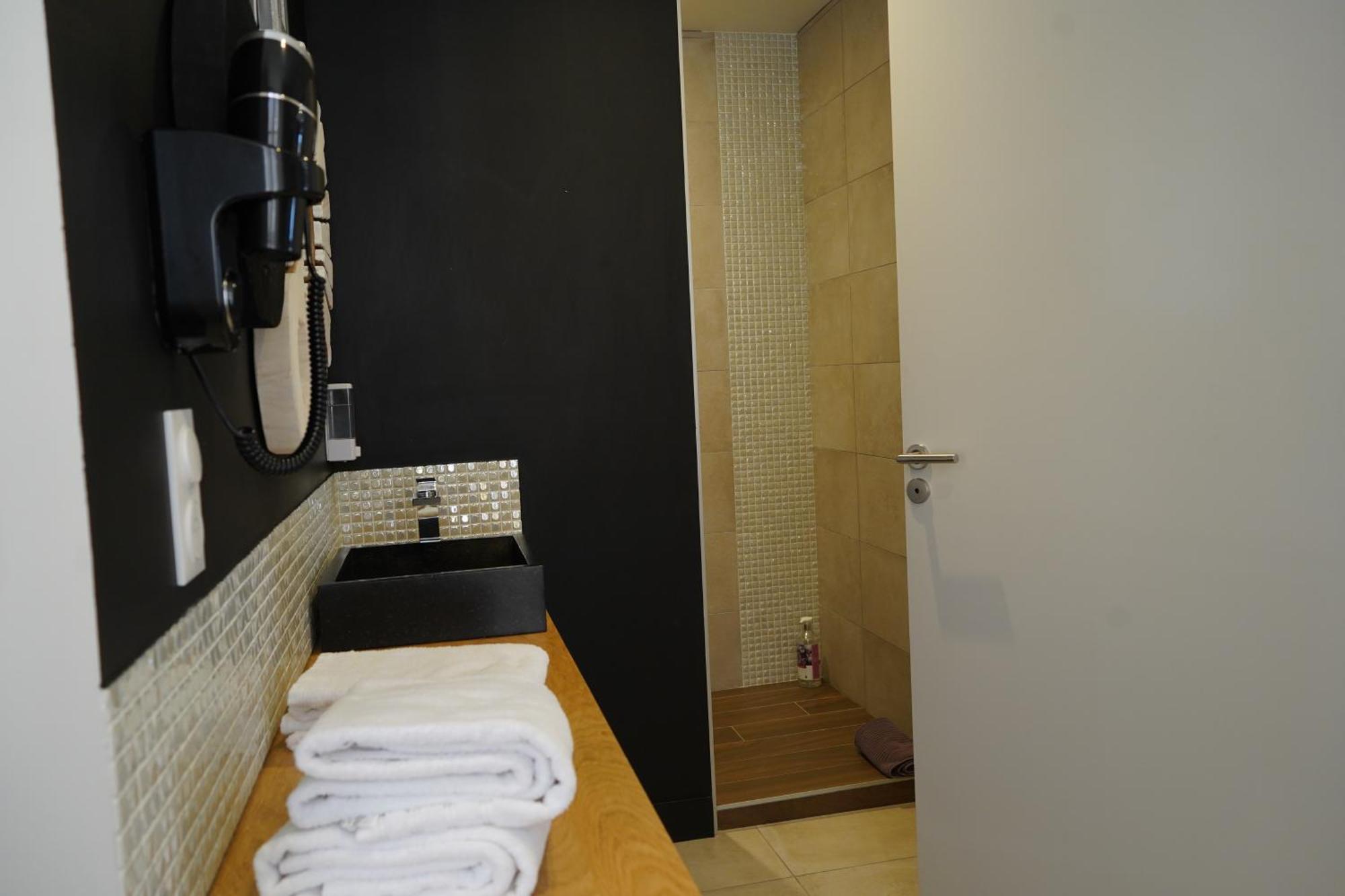 Les Suites Gueguen Chablis Bagian luar foto
