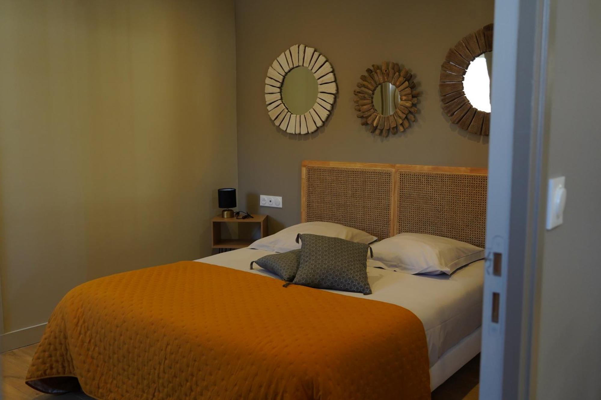 Les Suites Gueguen Chablis Bagian luar foto