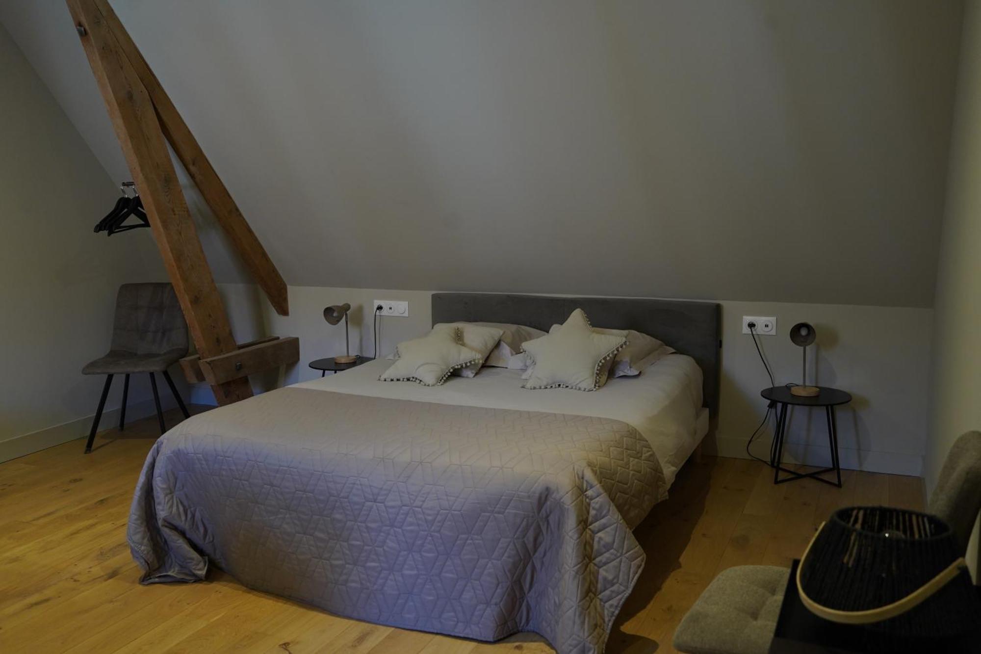 Les Suites Gueguen Chablis Bagian luar foto