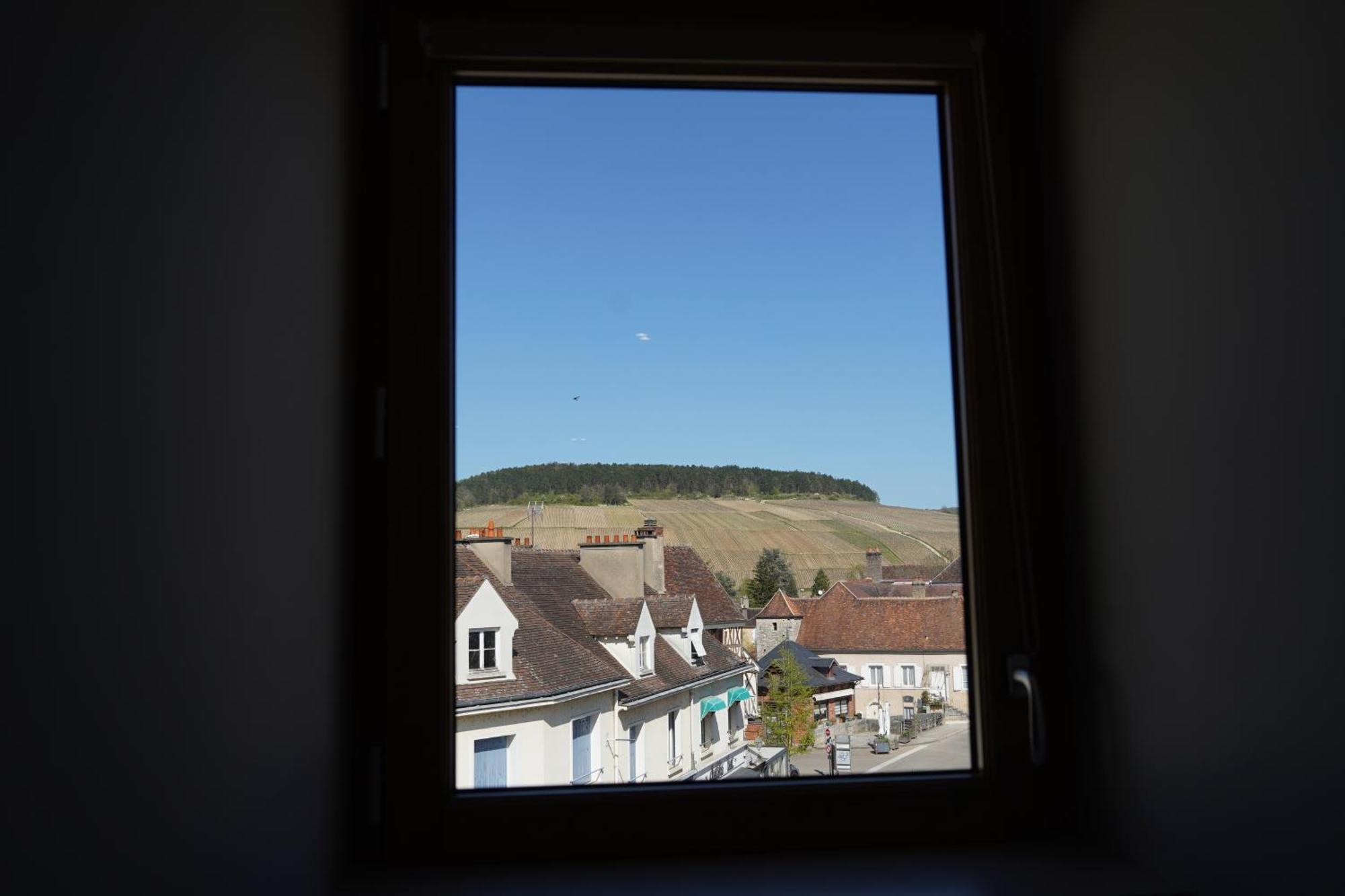 Les Suites Gueguen Chablis Bagian luar foto